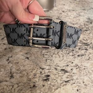 Medium mk belt blue tones